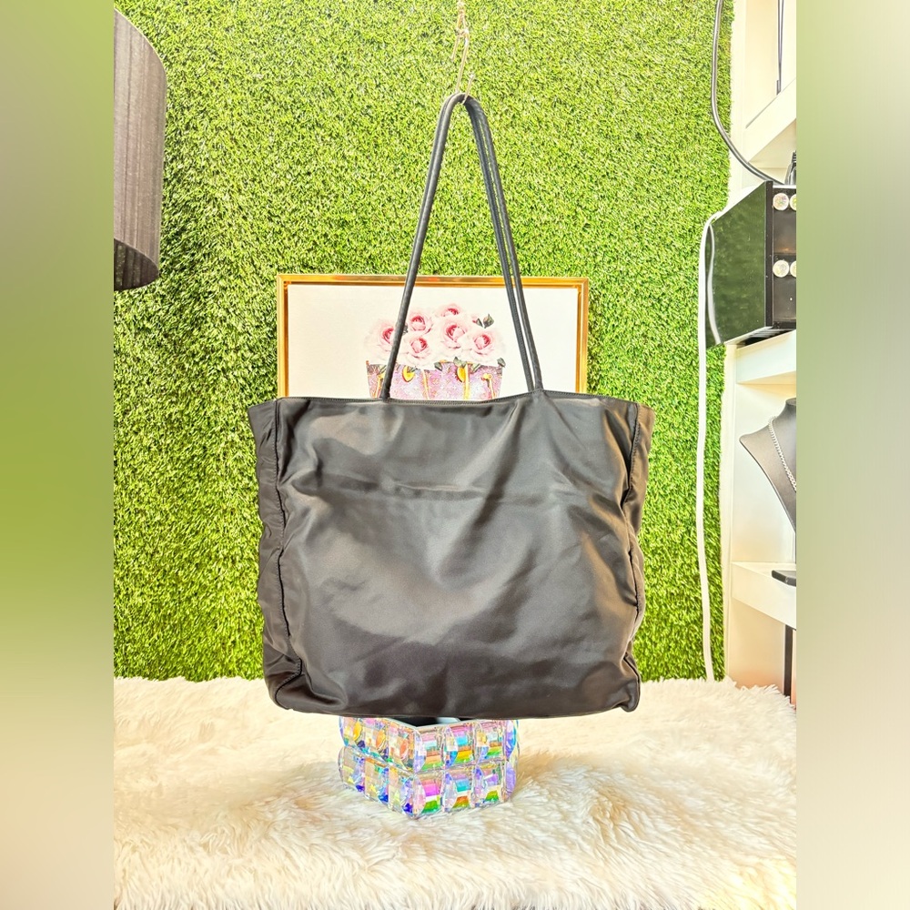 ❤️ Prada Vintage Nylon Tote Bag A721U0